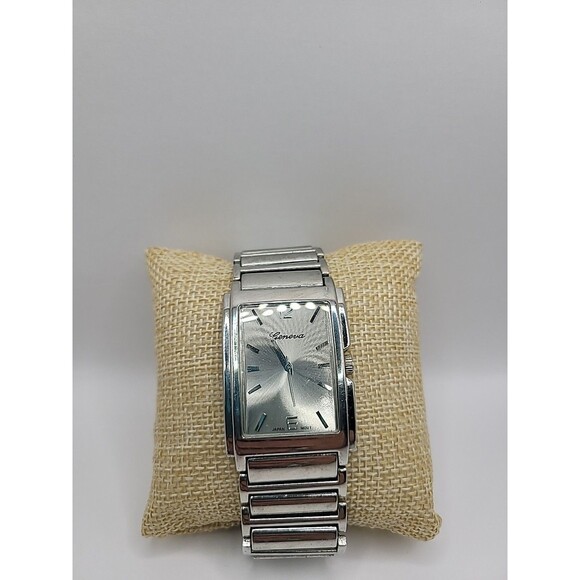 Vintage Geneva Silver Tone Rectangular Mens Quartz Wristwatch Watch Jewelry - Picture 1 of 16